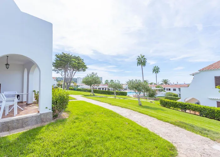 Apartamento Gardens 2 *